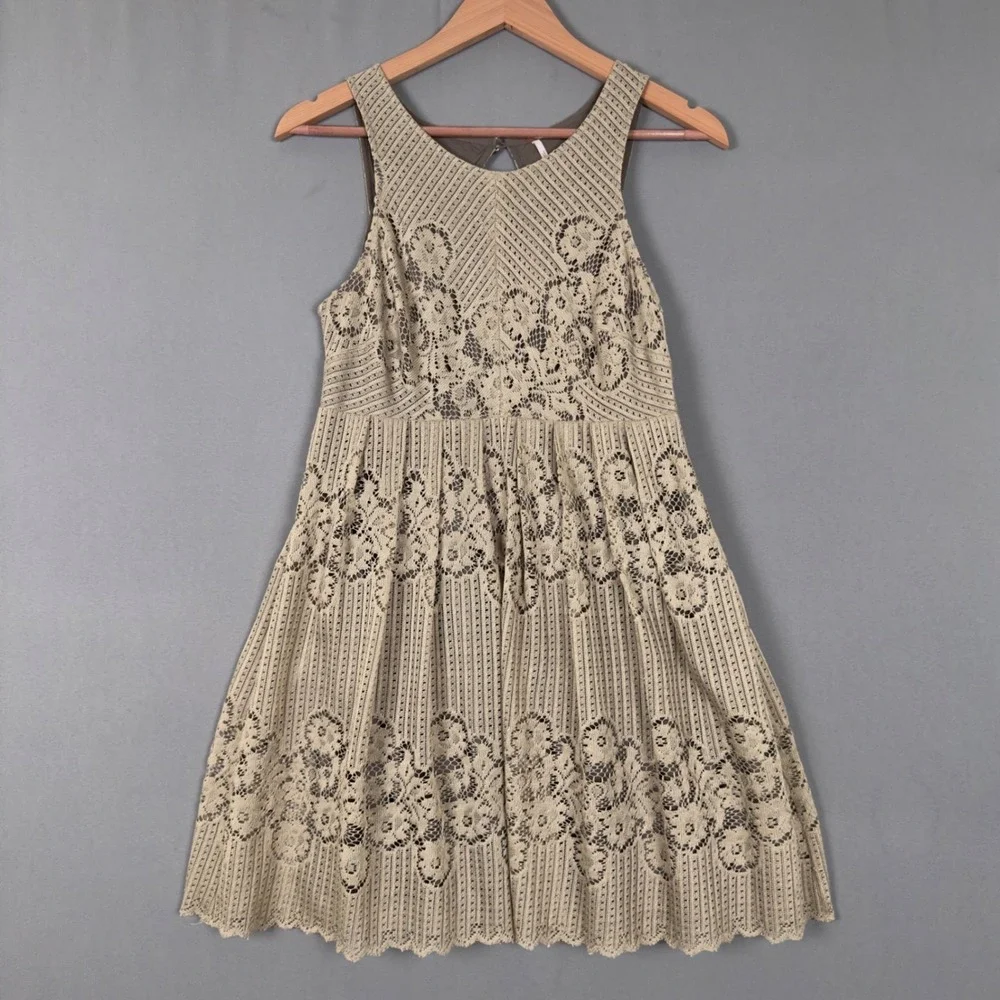 Free People‎ Rocco Lace Mini Dress Size 4 Cream Boho Crochet Open Back